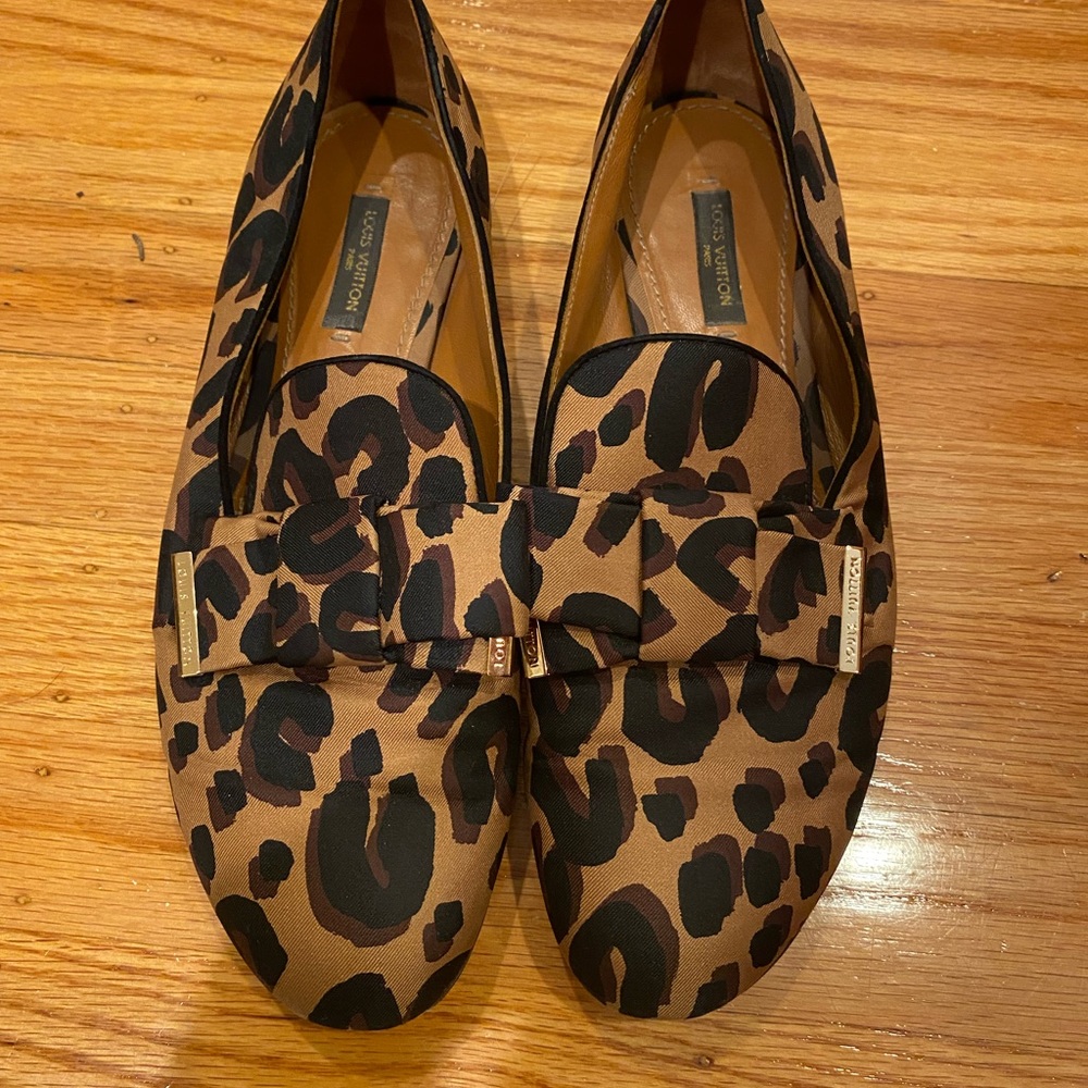 Louis Vuitton Cheetah Print Silk Loafers Size 39